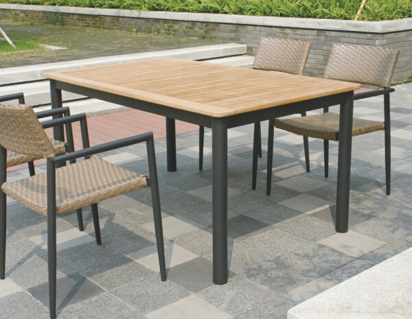 TABLE GUSTAVE