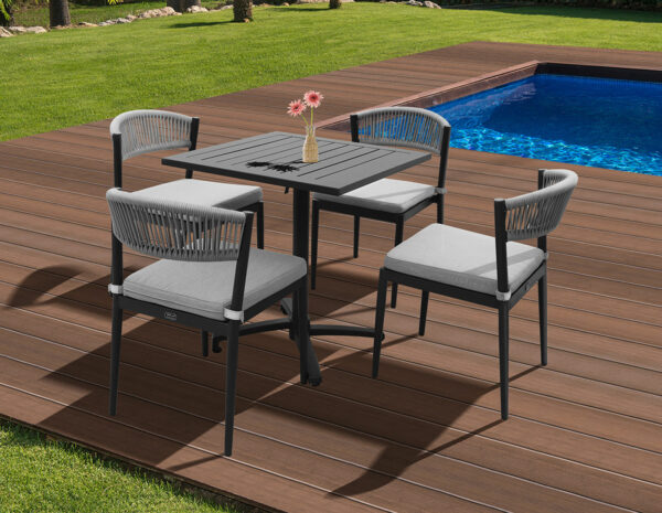 CHAISE TOBA – Image 2