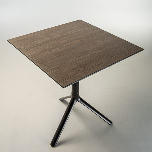 Plateau cement wood