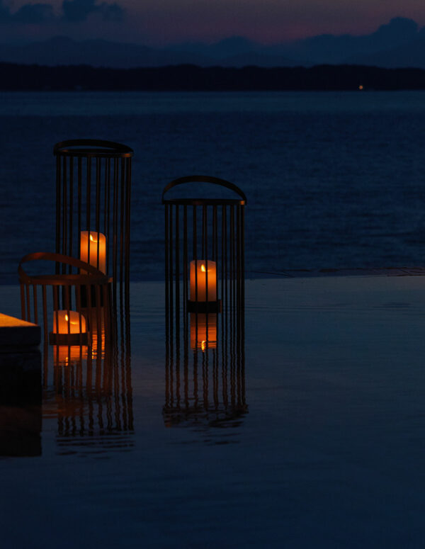 OUTDOOR LIGHT